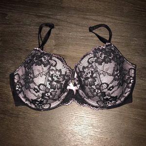 Victoria Secret Size 32D Bra